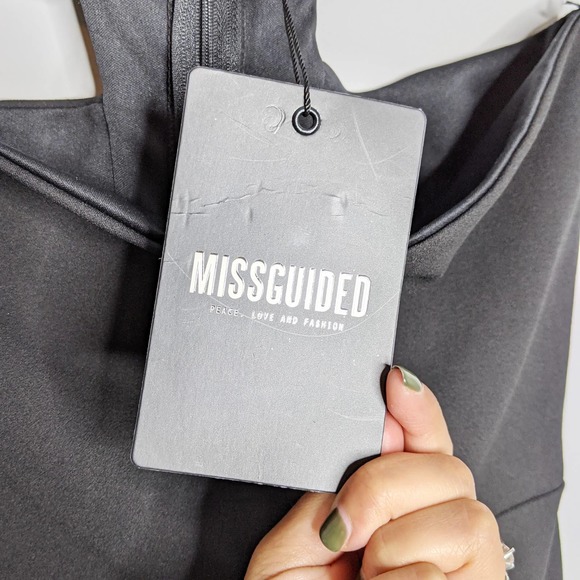 MISSGUIDED • Black Cut Out Panel Bodycon Dress 4 - Picture 9 of 9